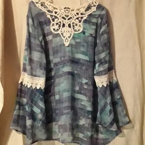 Beautiful bell sleeve blouse